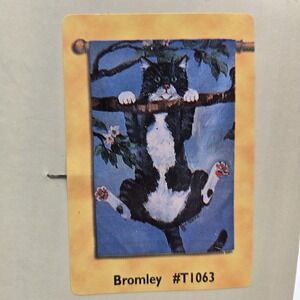 Vtg New Hanging Cat Art Decor Flag Toland Bromley 24x36" USA Cottagecore Kittens